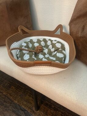 NWOT-Stimulicat Bed-Natural/Tab